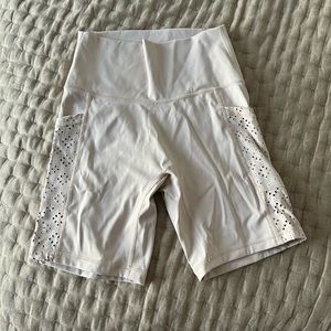 Aerie athletic bike shorts cream sz M